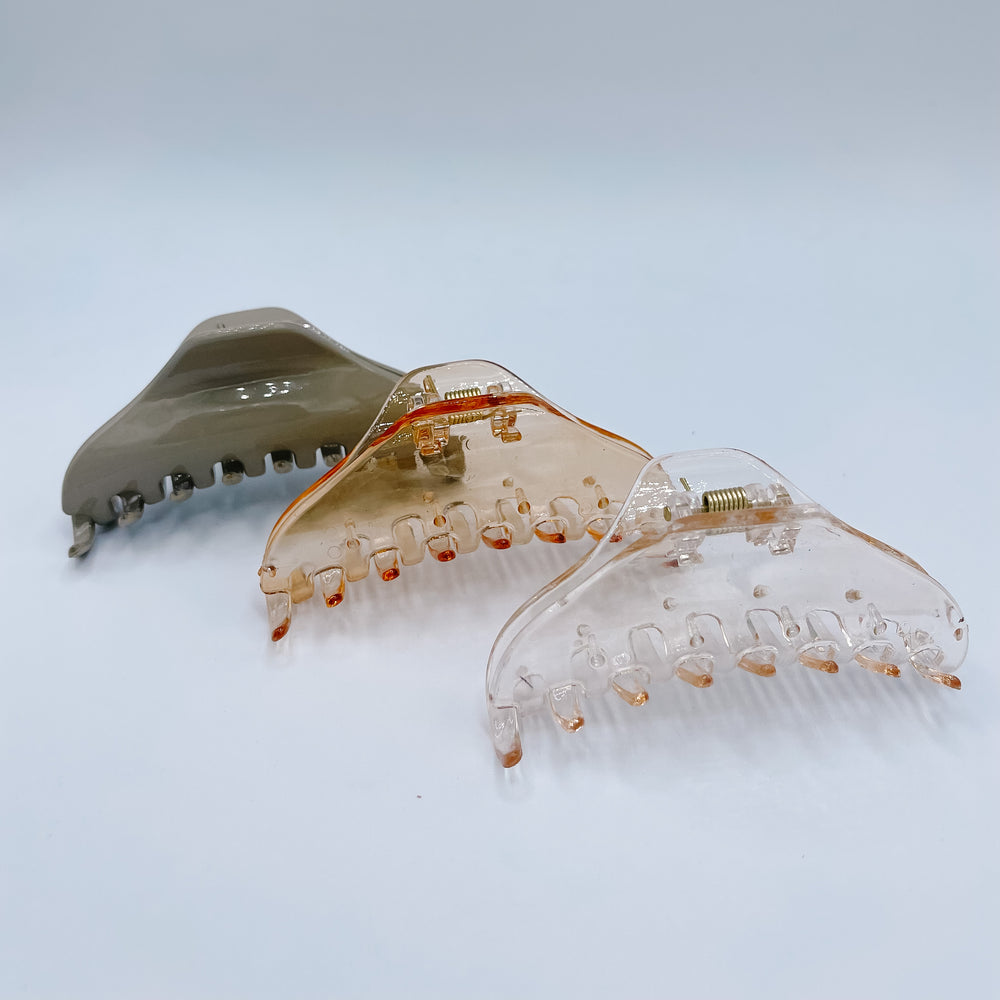 Curved Medium Claw Clip