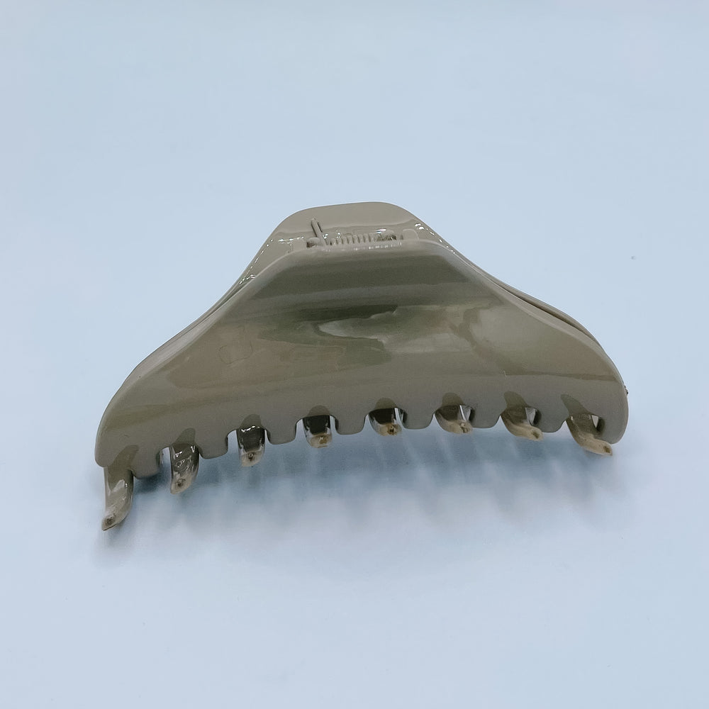 Curved Medium Claw Clip